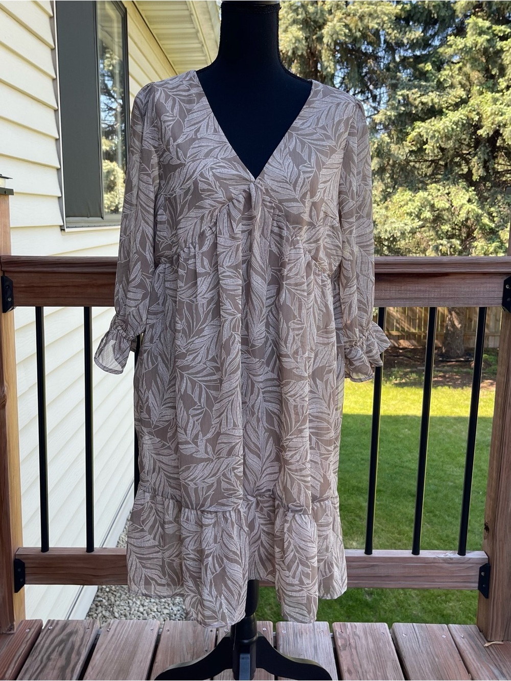 Gilli Sheyla V-Neck Babydoll Summer Mini Dress Taupe Wedding Guest Sz Medium New - Picture 2 of 16